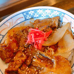 Soba Dokoro Kuraju - 豚丼