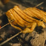 Kimura Ya Honten - 炭火でタレをつけながらふっくら焼きあげます。