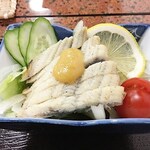 南幸 - サラダの上には、うなぎ白焼き。