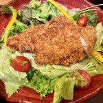 Katsu Mugi Ohtsu Terasu Ten - 野菜たっぷりのチキンカツ定食(¥980)のメイン