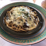 RISTORANTE PINOKIO - メインは、鹿肉入りのチーズがけパスタ。これが半端なく美味です！