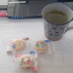 煎餅工房 さがえ屋 - お茶請けに