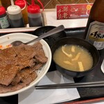 Matsuya Isesagicho 2 Chome Ten - 牛ステーキ丼 デカ盛り 和風オリジナルソースとビール