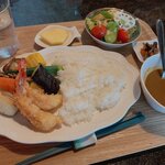 油屋 - 料理写真:エビフライカリー1,400円