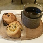 アンク コーヒースタンド - 杏とホワイトチョコのスコーン、スイートポテトのスコーン＆（コーヒーカウンティの豆を使った）ハンドドリップコーヒー（コロンビア）