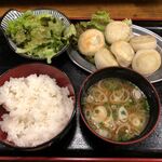 Taishu Izakaya Daikakumei Areya Koreya Nakano Ten - 丸餃子定食 550円＋税