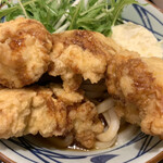 Marugame Seimen Ishinomaki Ten - こんな大きな「鶏天」が４個も乗っています(@_@)