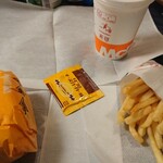 McDonald's Sanjurokugo Eniwa Ten - トリダブチセット。
                        本当は辛ダブチのはずでしたがまあ良しとしておきましょう。