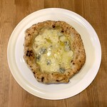 il Pizzaiolo - クアトロフォルマッジ ¥1,000- (税抜)