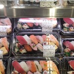 Chiyoda Sushi Park City Musashikoyama Ten - お寿司のバラエティ班！