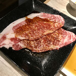 Ueno Wagyu Yakiniku USHIHACHI Kiwami - とろ肉３秒炙り