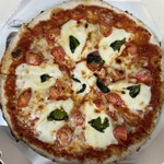 THE GARDEN PIZZA - フレッシュトマトとモッツァレラのピッツァ1600円