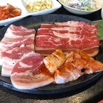 Healthy Yakiniku Hachiroku - メイン肉