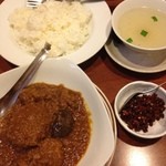 Yangon - マンゴー入りポークカレー