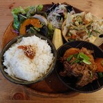 HAMAKAJI KITCHEN - 