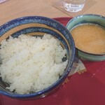 いっぷく茶屋 吉路 - おかわりご飯、とろろ汁