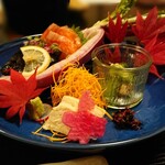 田中屋旅館 - 富士の介　竹炭蒟蒻
            おくらとろろ湯葉
            紅芯大根紅葉
            山葵　酢味噌　昆布醤油