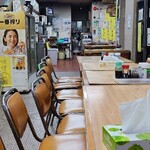 さか本そば店 - 田舎のドライブイン的な店内