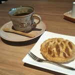 Nishinokyo Coffee - 西ノ京ブレンド 500円とアップルパイ 500円 (税別)