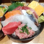 Tokyo Sushi ITAMAE SUSHI Shinbashi Ten - 海鮮丼