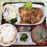 食堂大和 - 三恵豚定食（生姜焼）上 200ｇ （1690円）
            おかわりライス（220円）