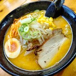 Ramen Yakiniku Emikichi - 【2020.12.9(水)】ランチセット(みそラーメン＋ミニもつ煮＋ライス)850円のみそラーメン