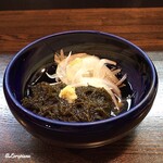 味勢 - 海蘊とオニオンスライスの酢の物