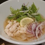 COMPHO Urban Dock Lalaport Toyosu Ten - 鶏のフォー