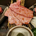 Wagyu Yakiniku Midouen Hanare - 三角バラ