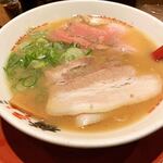 Ramen Yokozuna Hankyu Sanbangai Ten - 豚骨醤油ラーメン。