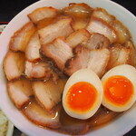 喜多方ラーメン坂内 小法師 - 料理写真:メガ盛り焼豚ラーメン＆味付玉子