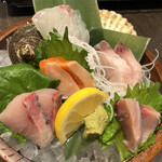 Seafood Izakaya Sannomiya Sanchoku Ichiba Sankita Dori Ten - 豪華5種盛り