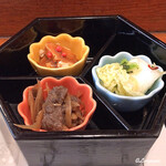 Ishidoriya Kaishoku Shinkameya - 牛肉時雨煮､鶏肉ﾃﾞﾐｸﾞﾗｽｿｰｽ