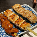 Yakitori Sadajurou Kakomu Hiro - 白レバー　鶏ひな　首肉