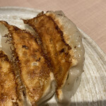 GYOZA OHSHO Prime Tre Akaike Ten - 餃子（ニンニクあり）（税込　242円）評価＝○