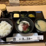 Tachigui Zushi Uogashi Nihon Ichi Itami Kuko Ten - まぐろの山かけ定食   680円(税抜)