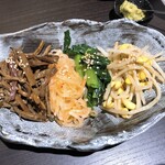 黒毛和牛焼肉 薩摩 牛の蔵 - ナムル盛合せ