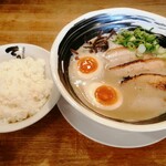 Noko Niboshi Tonkotsu Ramen Ishida Teppei - 「てっぺいラーメン&無料ライス」750円