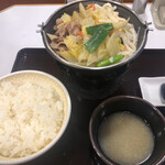 すき家 - 豆乳牛鍋定食　大盛　870円　肉2倍盛　200円