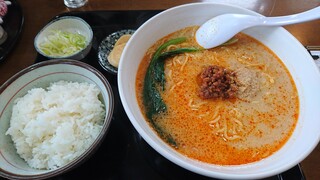 Denku - 担々麺750円、半ライス110円