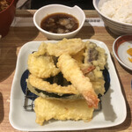 Tempura Ebinoya Ionmorudainichiten - 賑わい御前