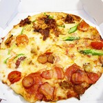 Domino Pizza Nishifunahongo Ten - クワトロ・3ハッピーM1296円税込ｗ　一面チーズ色なのがちょっと寂しいですが、この価格なので（’’＠　