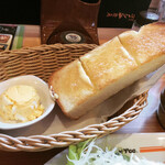 Coffee Dokoro Komeda Coffee Ten Sasebo Ekimae Ten - モーニングの厚切りトースト