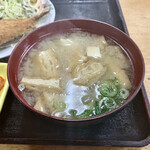 御食事処 藤 - おふくろの味というのはこういった味噌汁によくあてはまる。
      ほっこりと心和む味。とっても、美味しかったよ^o^