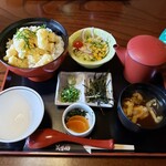 美濃の郷 - しそ海老天丼　1155円