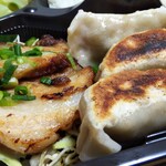 Nikujiru Gyoza no Dandadan Funbaigawara Ten - 【テイクアウト】焼餃子＆チャーシュー弁当