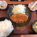 Gohan Dokoro Katsu An Iwakuni Ten - 熟成ロースかつ定食のご飯大盛り