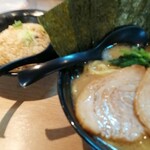 Yokohama Iekei Ramen Majime Kamoi Ten - 