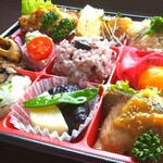 キッチンガーデン・ヨンズ - 料理写真:季節いろどり弁当