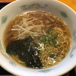 龍泉 - ラーメン並はシンプルながら！